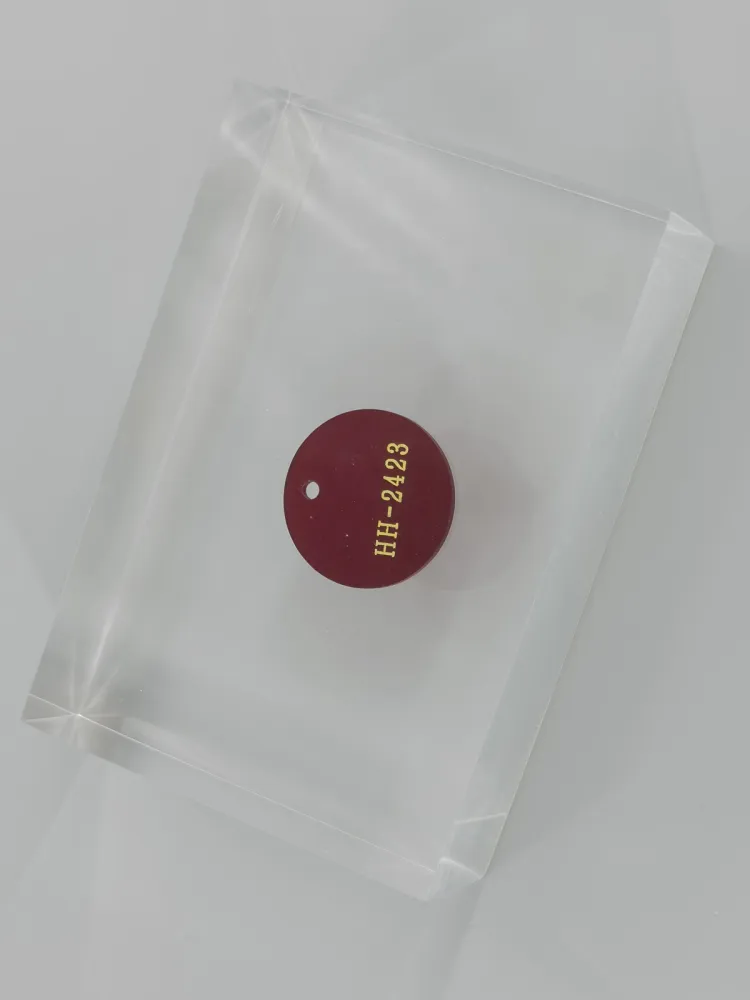 Red acrylic — Top view