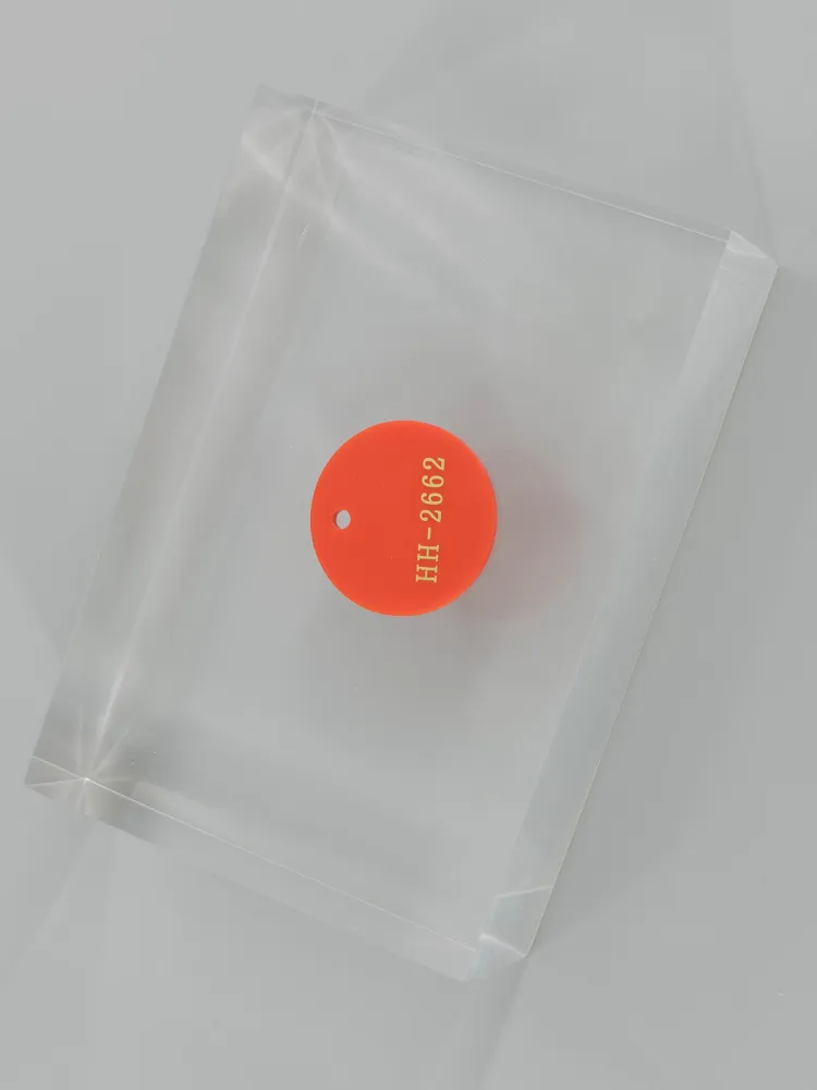 Red acrylic — Top view